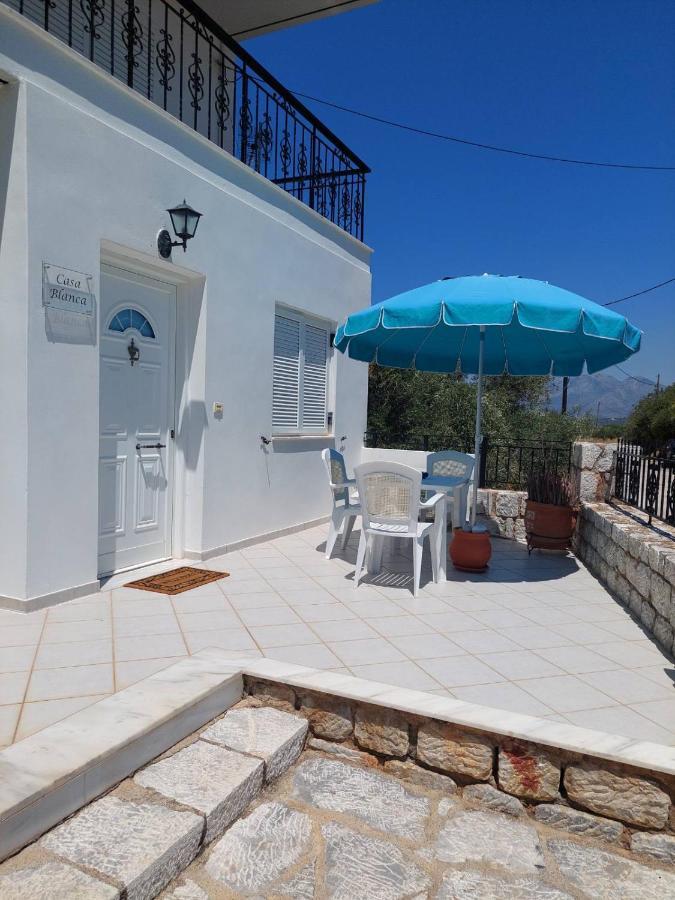 Casa Blanca II Apartment Pyrgos Dirou Ngoại thất bức ảnh