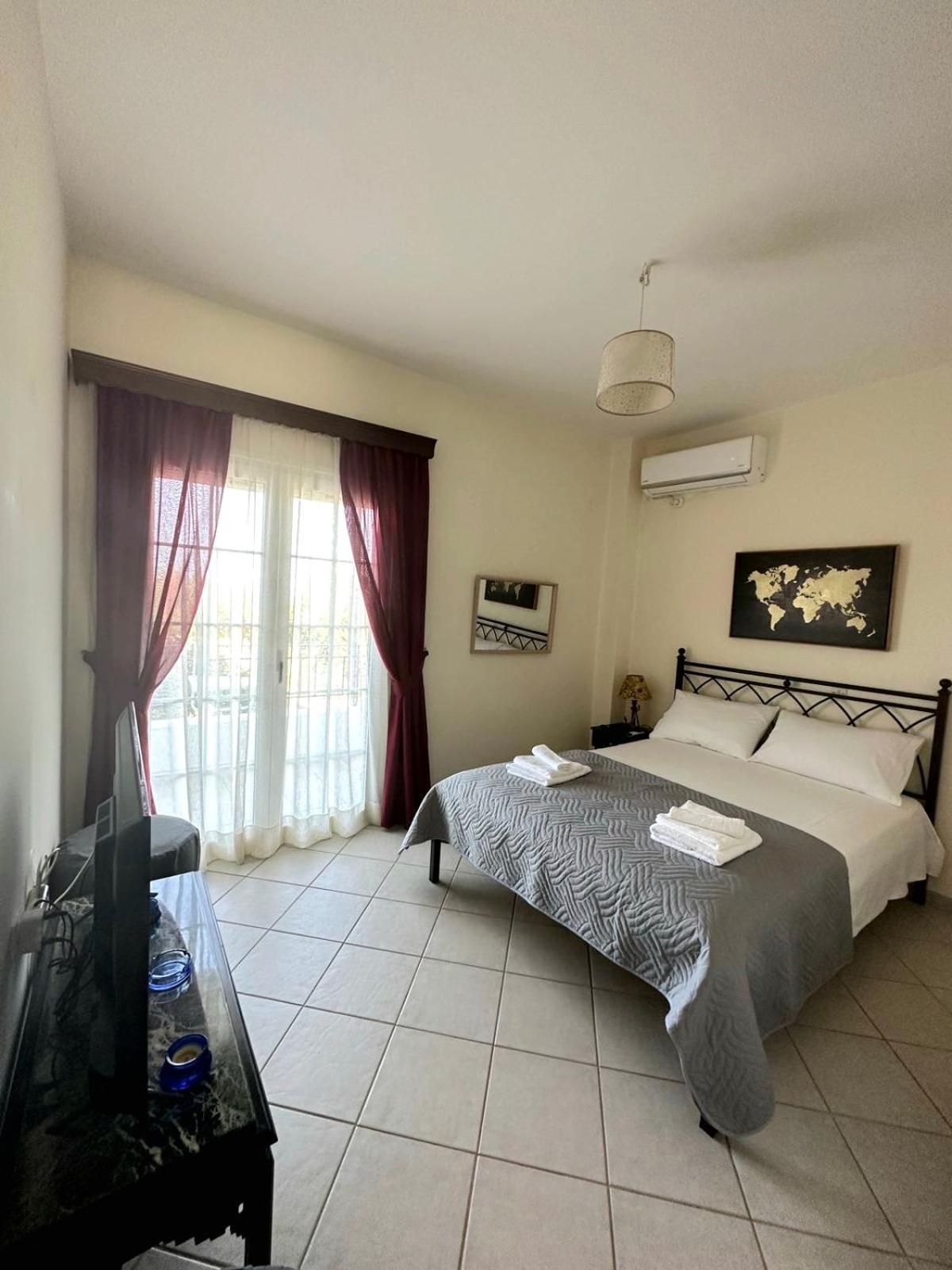 Casa Blanca II Apartment Pyrgos Dirou Ngoại thất bức ảnh